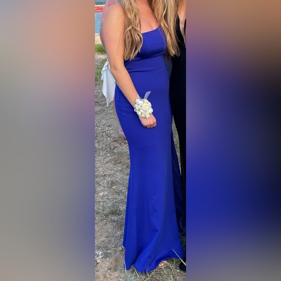 La Femme One Shoulder Jersey Gown - Picture 2 of 7